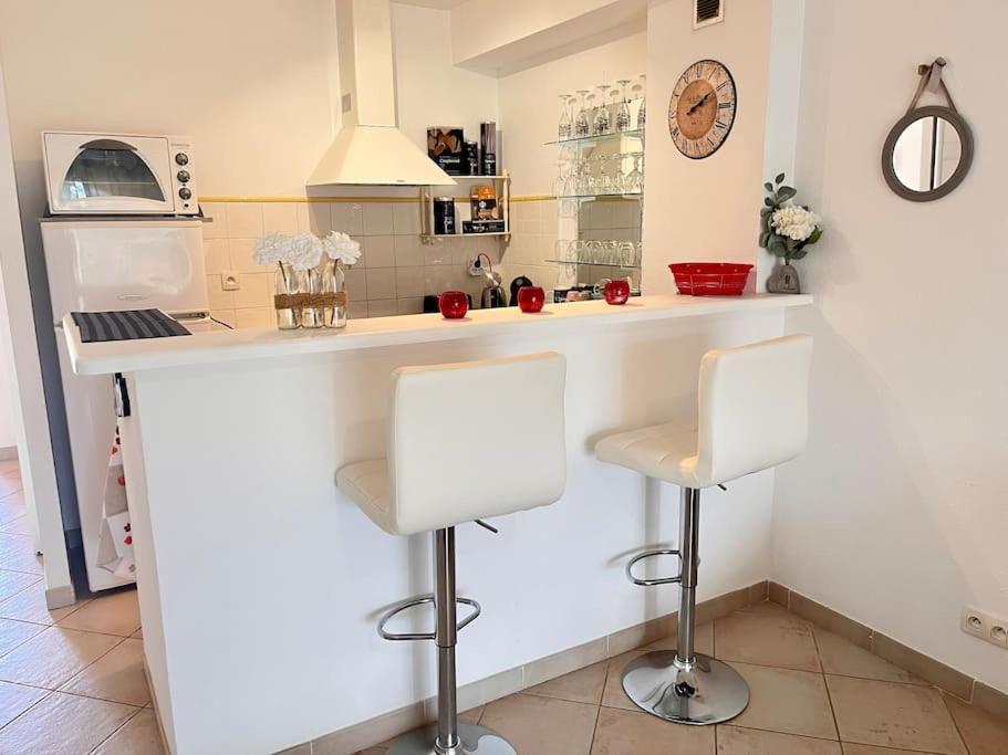 Joli Studio Tout Confort Proche Toutes Commodites Dans Residence Calme LʼÎle-Rousse Extérieur photo