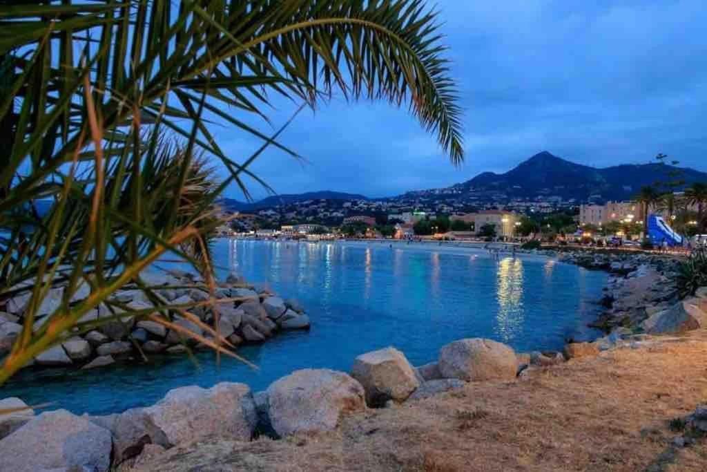 Joli Studio Tout Confort Proche Toutes Commodites Dans Residence Calme LʼÎle-Rousse Extérieur photo