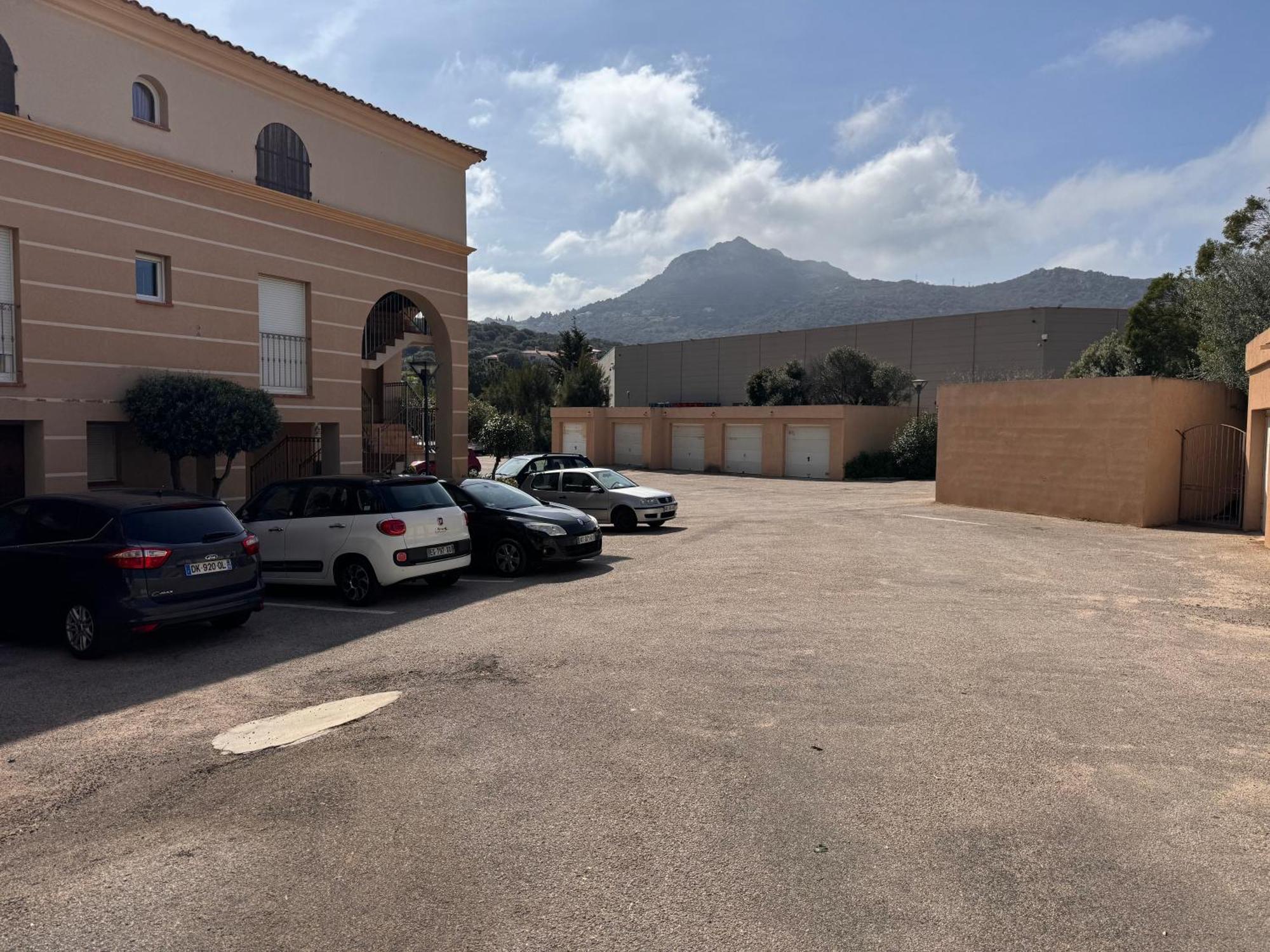 Joli Studio Tout Confort Proche Toutes Commodites Dans Residence Calme LʼÎle-Rousse Extérieur photo